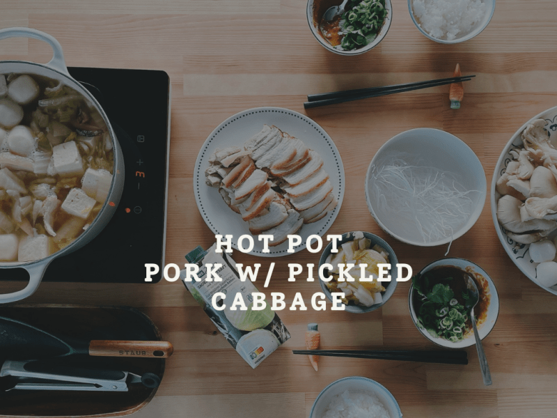 海外生活必備！『翟家高粱酸白菜』尬高級乾貨煉高湯【酸菜白肉鍋】輕鬆煮、再加豬五花/魚丸/冬粉/玉米/菇類，嘟咕嘟咕美味上桌