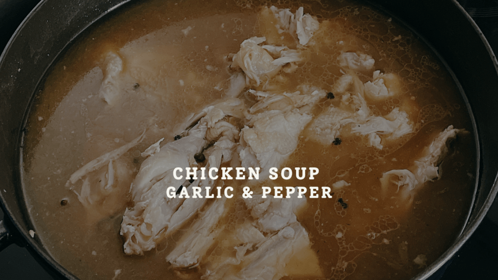 STAUB鑄鐵鍋食譜【胡椒蒜頭雞湯】超好喝！冬日暖呼呼，濃郁卻不油膩的溫補湯品